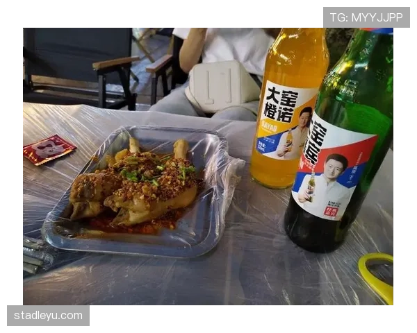 徐灿训练完直接去夜市撸串,自律人设崩了? 徐灿训练完直接去夜市撸串,自律人设崩了?