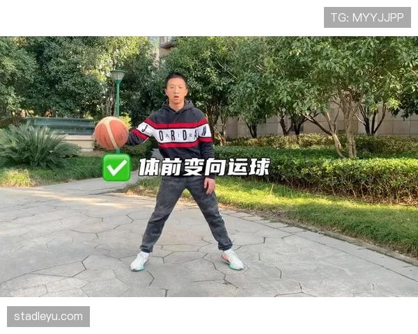 深度解析运球变向规则中走步与二次运球的合法判罚界限标准 深度解析运球变向规则中走步与二次运球的合法判罚界限标准